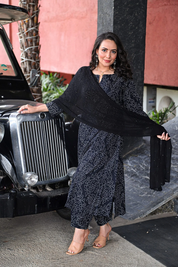 Black Bandhej Kurta Set