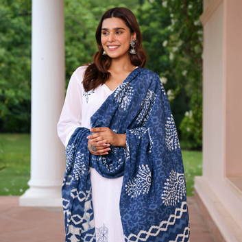 White Kurta Pant With Indigo Dupatta